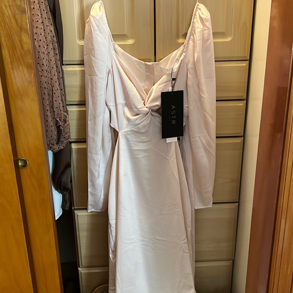 ASTR size medium never worn